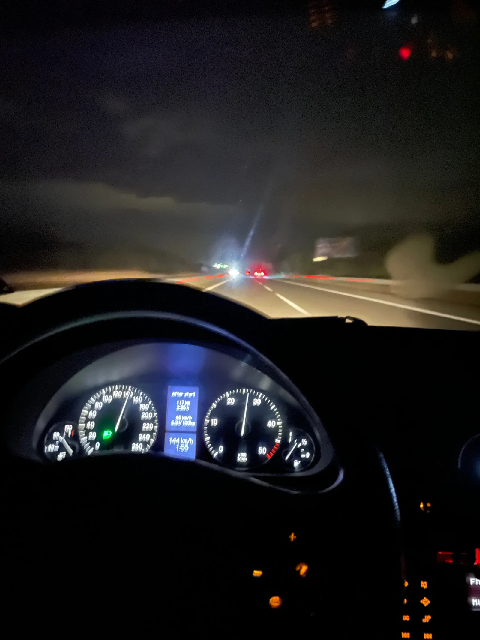 Mercedes-Benz C 200, снимка 7 - Автомобили и джипове - 55404402