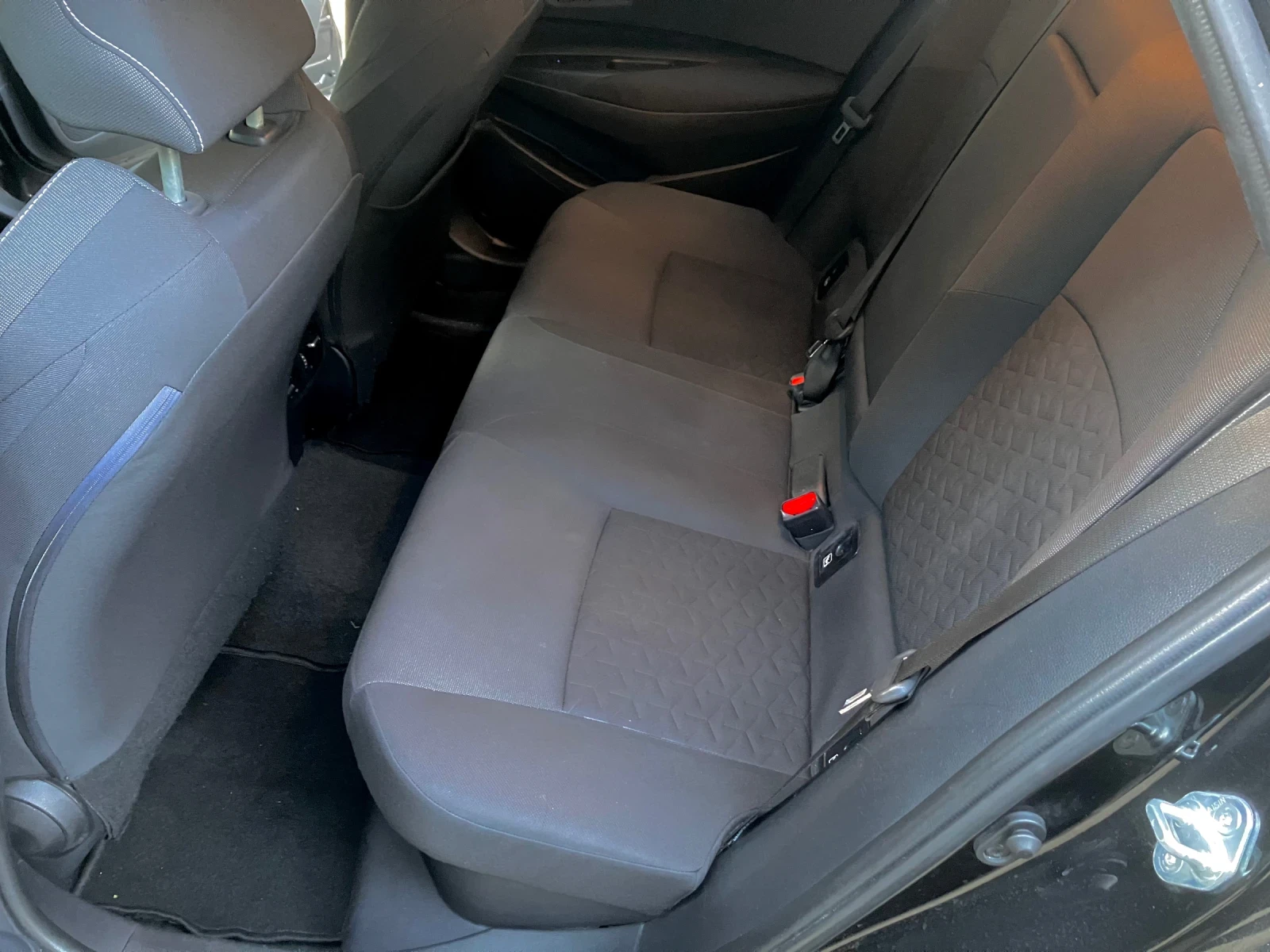 Toyota Corolla Touring Sport 1.8 Hybrid Гаранция, снимка 9 - Автомобили и джипове - 55499806