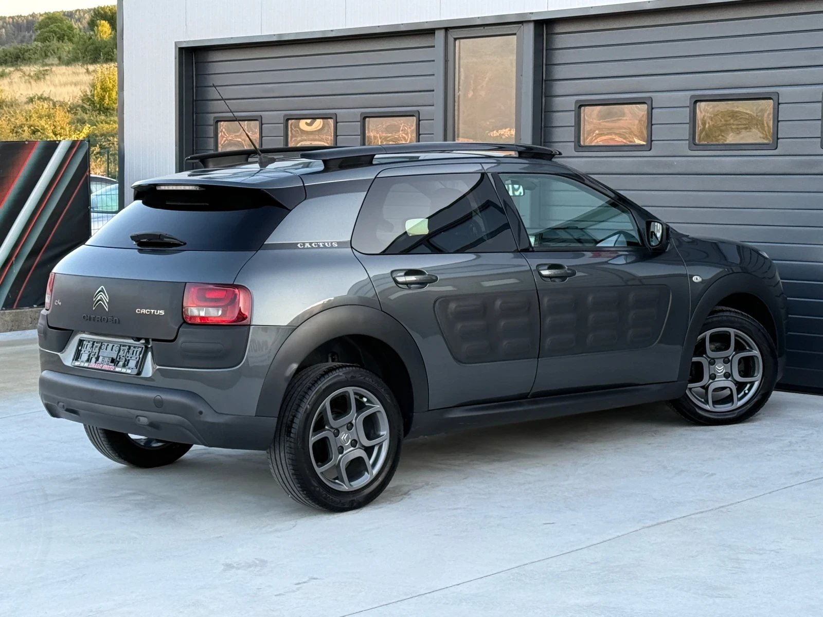 Citroen C4 Cactus 1.6HDi, LED, EURO 6B! * Панорама* KTEO OK! , снимка 6 - Автомобили и джипове - 55621737