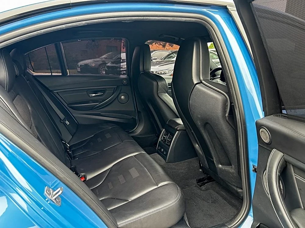 BMW M3 Carbon / Yas Marina / Цена до България, снимка 15 - Автомобили и джипове - 55627920