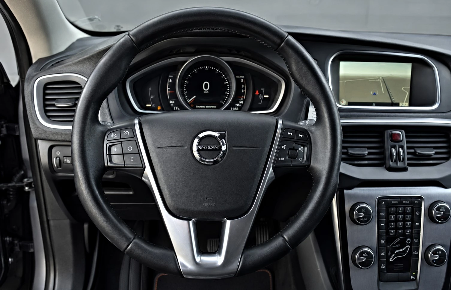 Volvo V40 OCEAN RACE, снимка 10 - Автомобили и джипове - 55691892