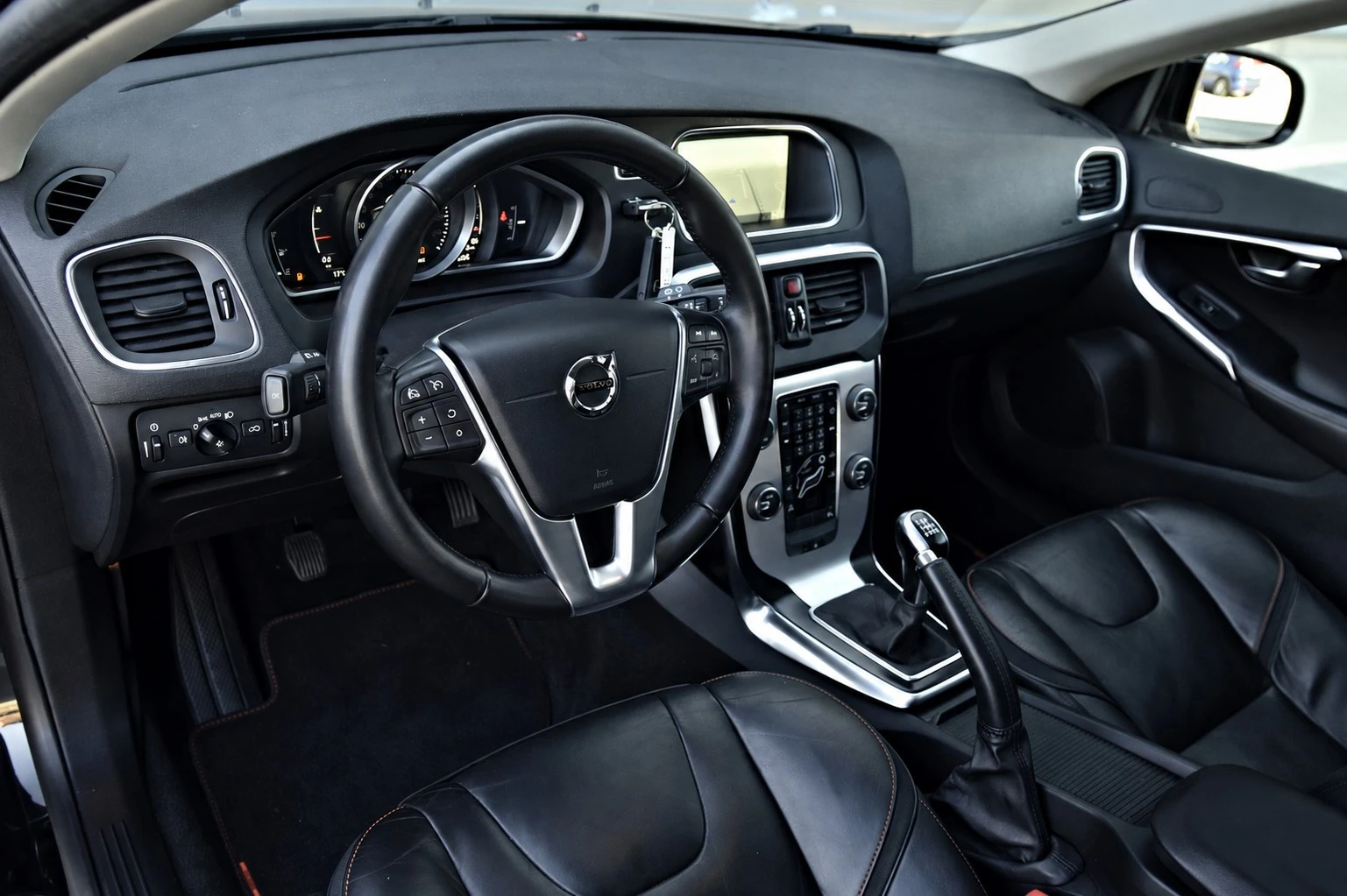 Volvo V40 OCEAN RACE, снимка 9 - Автомобили и джипове - 55691892
