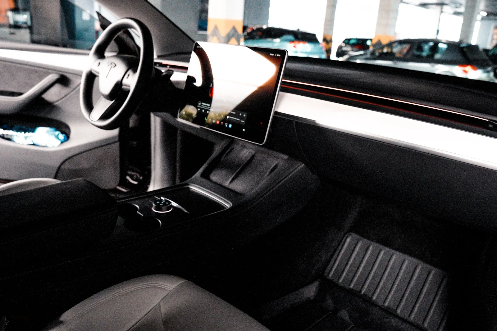 Tesla Model Y Performance , снимка 12 - Автомобили и джипове - 56045762