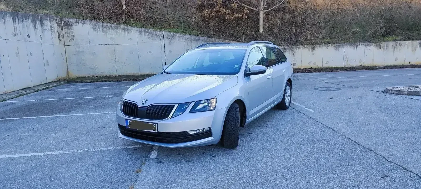 Skoda Octavia 1.6 TDI, снимка 2 - Автомобили и джипове - 56116379