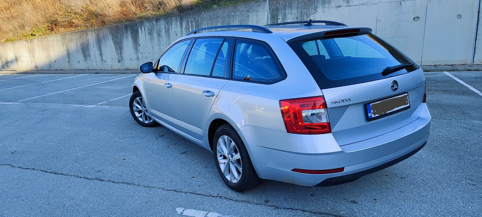 Skoda Octavia 1.6 TDI, снимка 3 - Автомобили и джипове - 56116379