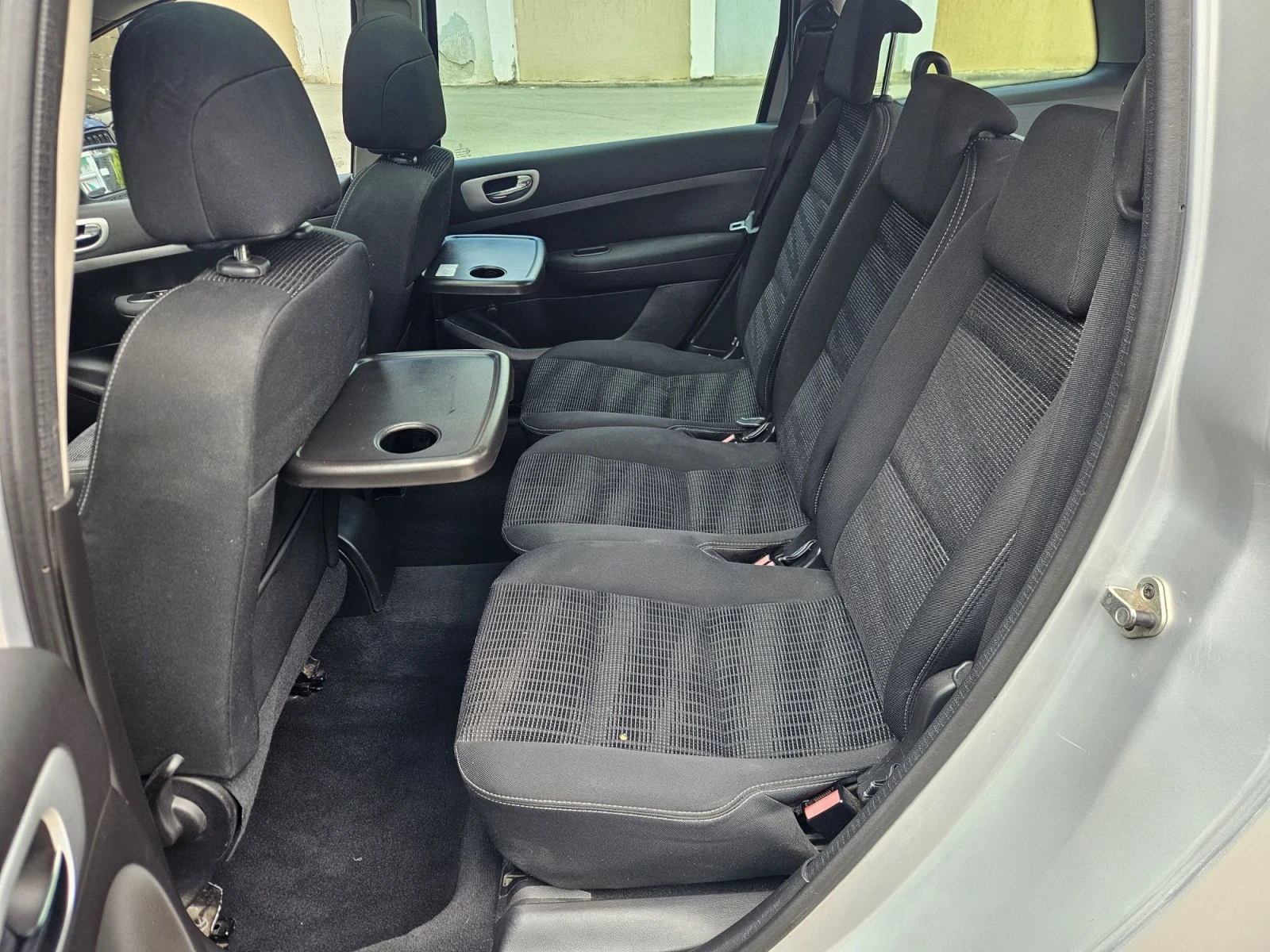 Peugeot 307 1.6 HDi 90кс. ОБСЛУЖЕНА! , снимка 14 - Автомобили и джипове - 56169124