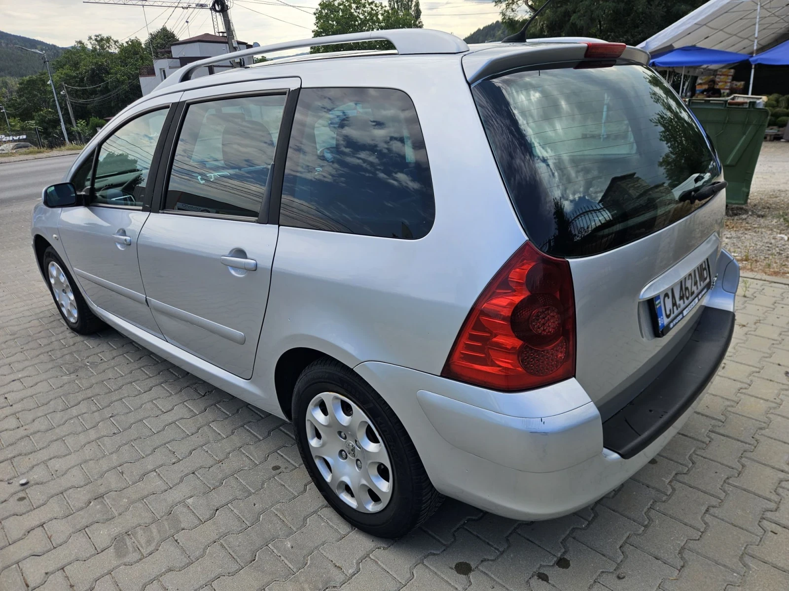 Peugeot 307 1.6 HDi 90кс. ОБСЛУЖЕНА! , снимка 4 - Автомобили и джипове - 56169124