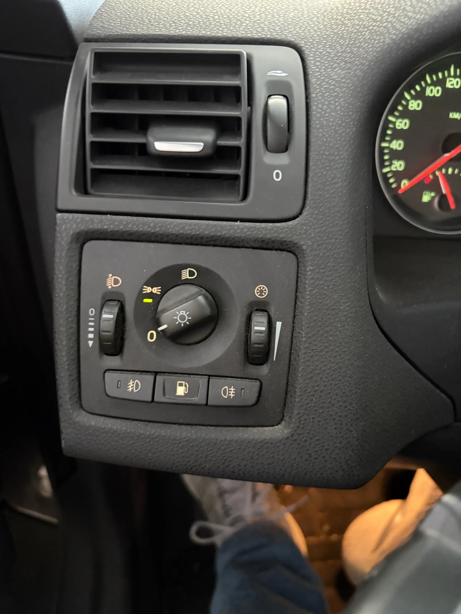 Volvo C70 Convertible, снимка 9 - Автомобили и джипове - 56243140