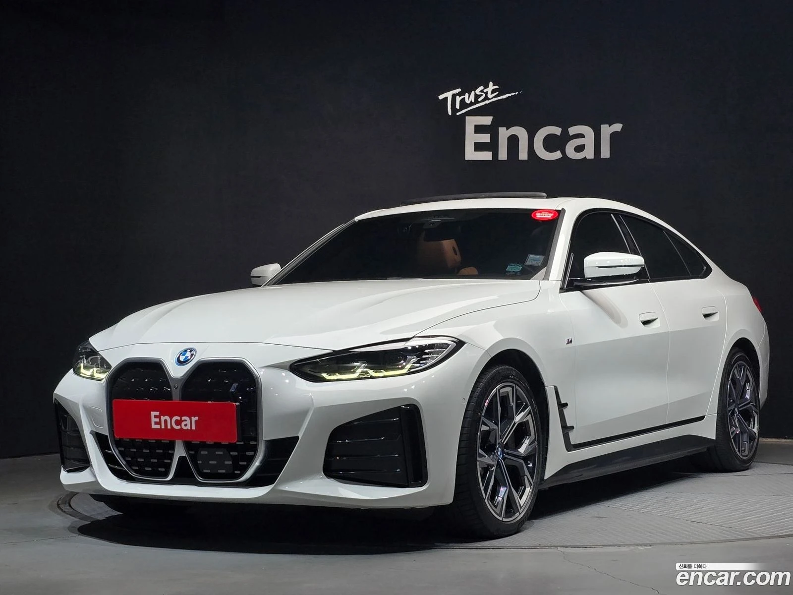 BMW i4 eDrive40 M Sport* ВКЛЮЧЕНИ ВСИЧКИ РАЗХОДИ