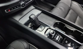 Volvo XC60 T8* R* DESIGN* HYBRID* ХЕДЪП* ДИСТРОНИК* САМОПАРКИ, снимка 10