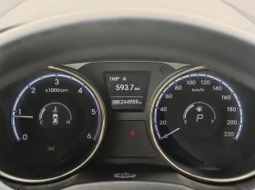 Hyundai Tucson 2.0 CRDI 4WD-РЕАЛНИ КМ!, снимка 10