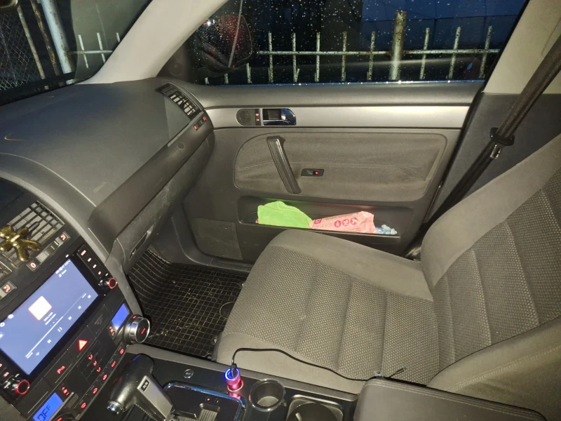 VW Touareg 2.5 TDI, снимка 7 - Автомобили и джипове - 53025342