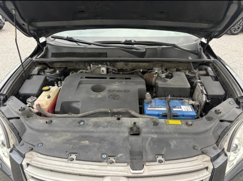 Toyota Rav4 2.2 D-4D 4x4, снимка 12 - Автомобили и джипове - 53572628