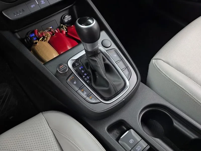 Hyundai Kona Gasoline 2.0 2Wd Modern, снимка 9 - Автомобили и джипове - 54998643
