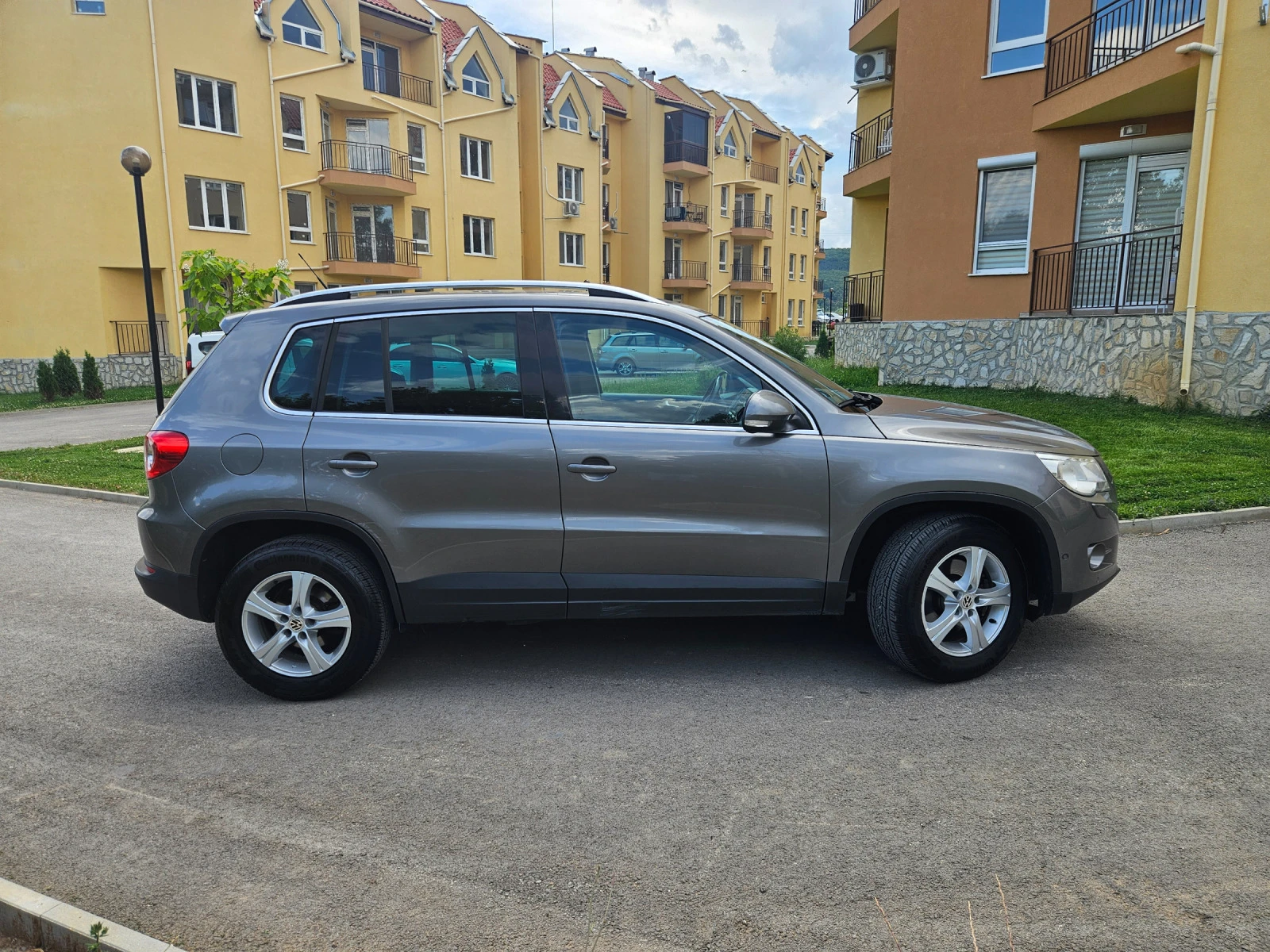 VW Tiguan 2.0TDI 4х4  - изображение 2