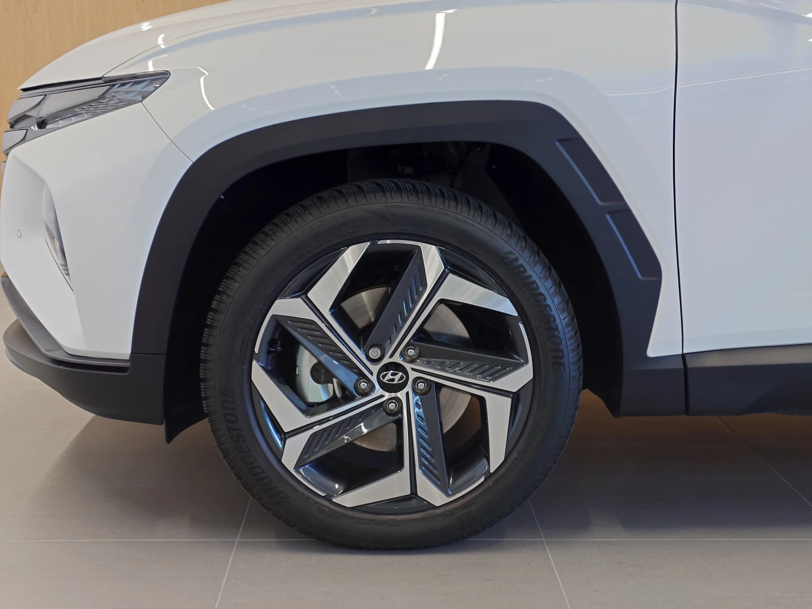 Hyundai Tucson EXCLUSIVE Plug-in Hybrid AWD - изображение 9