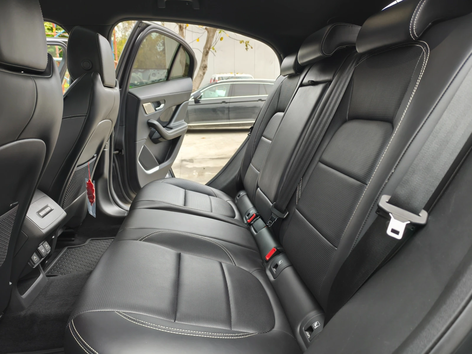 Jaguar I-Pace 90kWh | Mobile.bg � ����������� 13