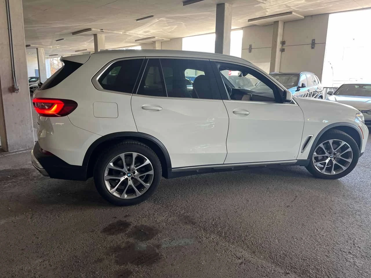 BMW X5 xDrive40i/CARFAX/360/АМБИЕНТНО/ПАНОРАМА, снимка 4 - Автомобили и джипове - 53990709