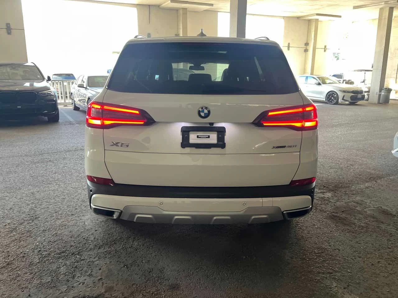 BMW X5 xDrive40i/CARFAX/360/АМБИЕНТНО/ПАНОРАМА, снимка 5 - Автомобили и джипове - 53990709