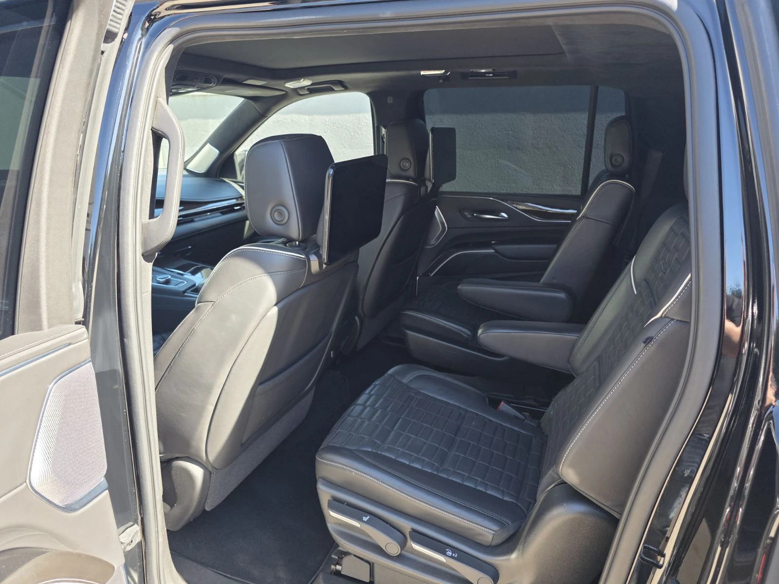 Cadillac Escalade ESV Luxury Platinum 6.2L, снимка 16 - Автомобили и джипове - 54718376