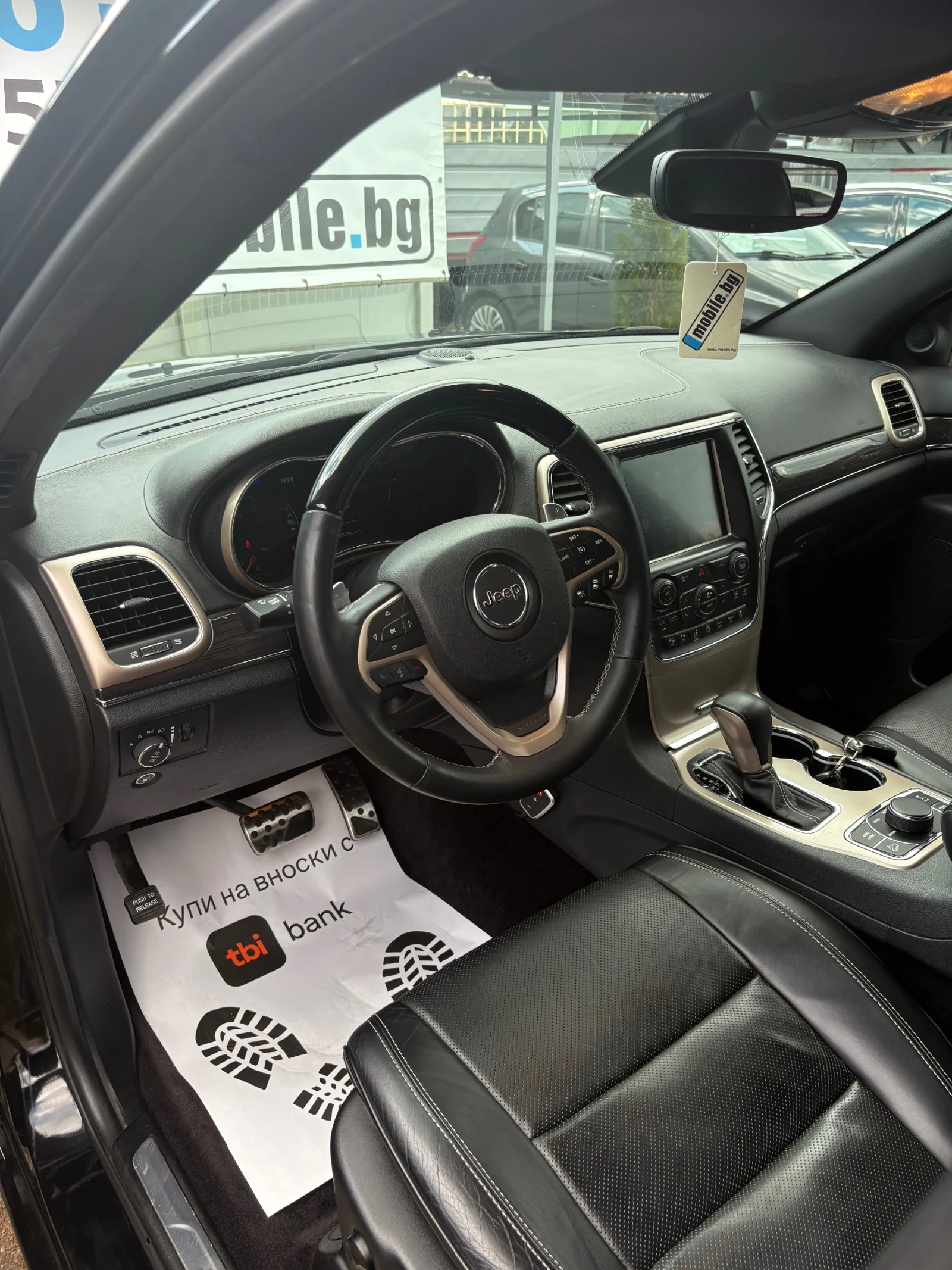 Jeep Grand cherokee 3.0CRD* 4x4* Overland* Panorama* Distronic* Full* , снимка 8 - Автомобили и джипове - 54737342