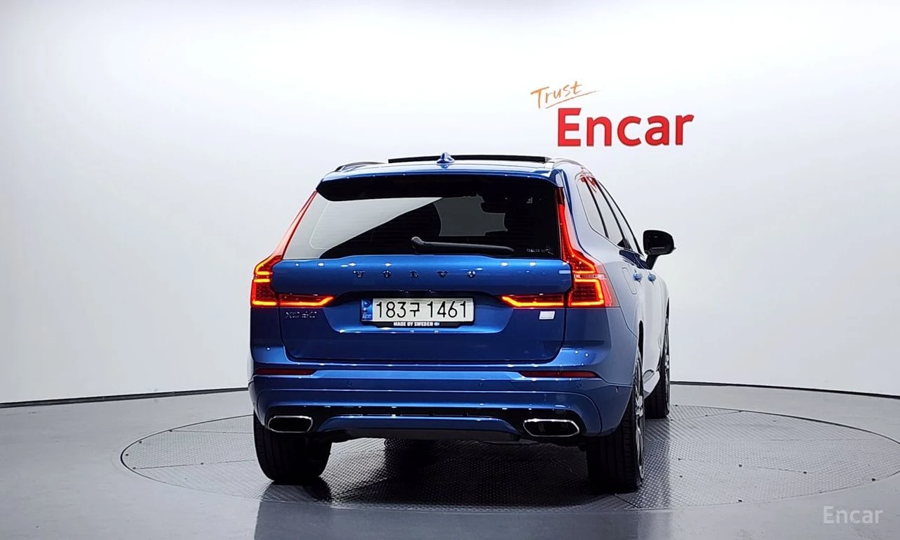 Volvo XC60 T8* R* DESIGN* HYBRID* ХЕДЪП* ДИСТРОНИК* САМОПАРКИ, снимка 4 - Автомобили и джипове - 55012136