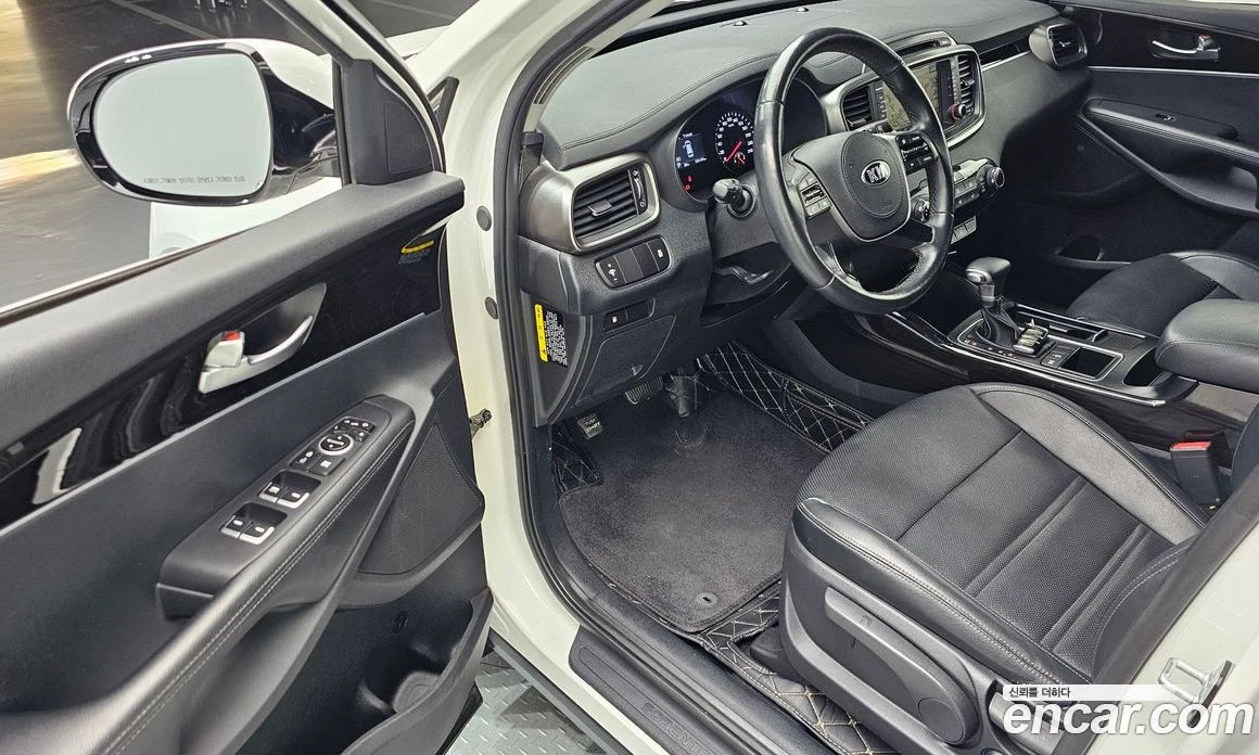 Kia Sorento Diesel 2.0 2WD Luxury, снимка 10 - Автомобили и джипове - 56155168