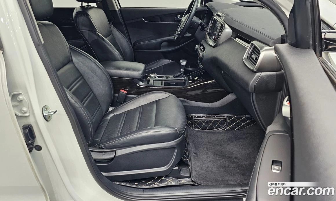 Kia Sorento Diesel 2.0 2WD Luxury, снимка 12 - Автомобили и джипове - 56155168