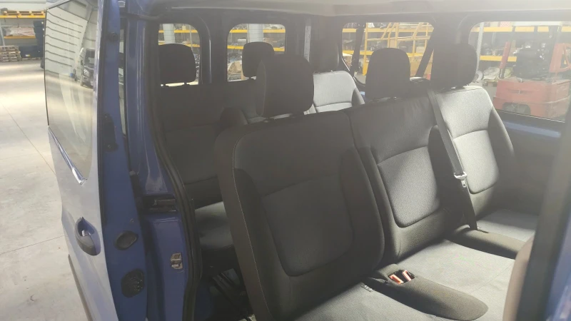 Opel Vivaro, снимка 3 - Бусове и автобуси - 51643595