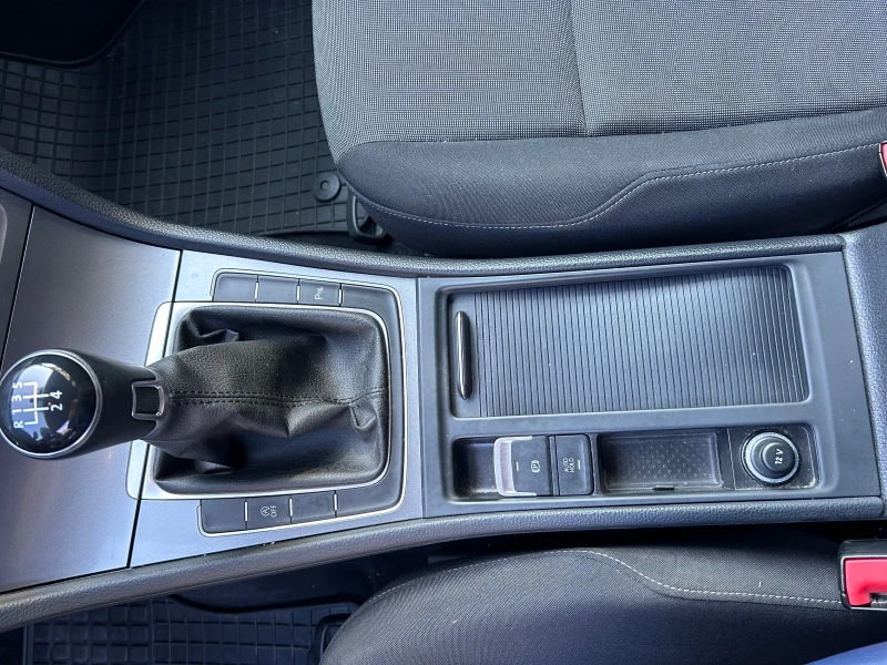VW Golf 1.2TSI Bluemotion, снимка 10 - Автомобили и джипове - 50973766