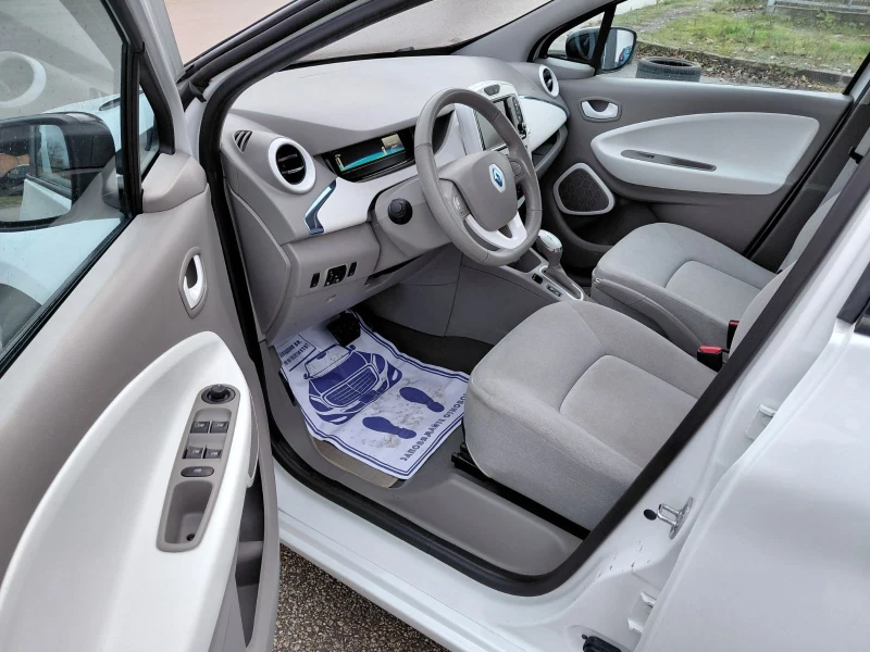 Renault Zoe 22kWh 109кс., снимка 9 - Автомобили и джипове - 52665670