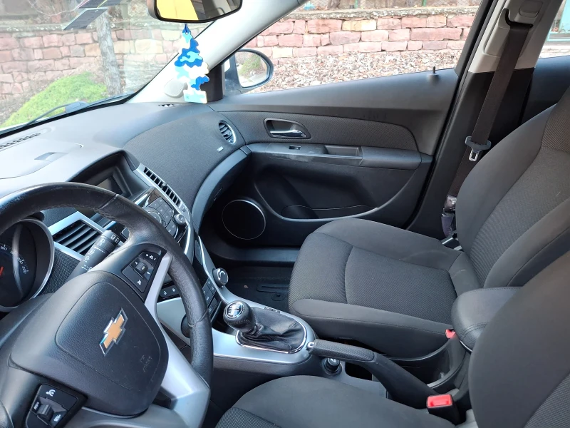 Chevrolet Cruze 1.7cdti.klim. 6sk., снимка 8 - Автомобили и джипове - 53014768