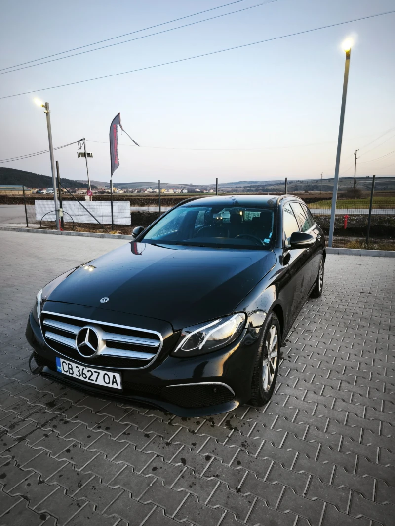 Mercedes-Benz E 220, снимка 2 - Автомобили и джипове - 53137086
