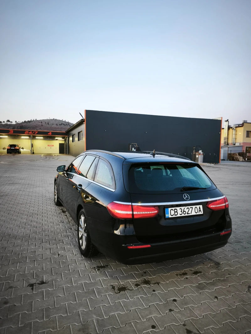 Mercedes-Benz E 220, снимка 5 - Автомобили и джипове - 53137086