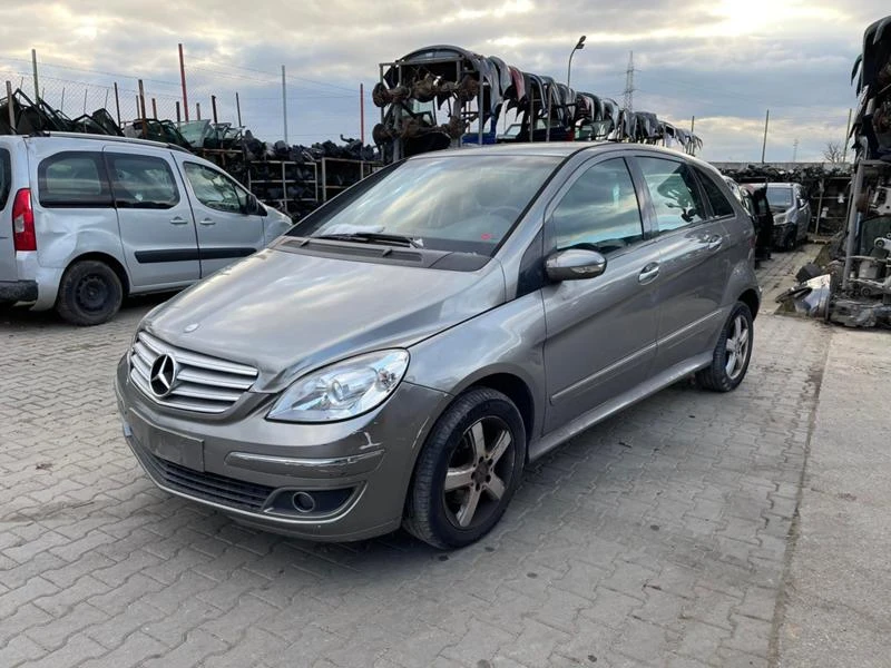 Mercedes-Benz B 200 2.0 - изображение 4