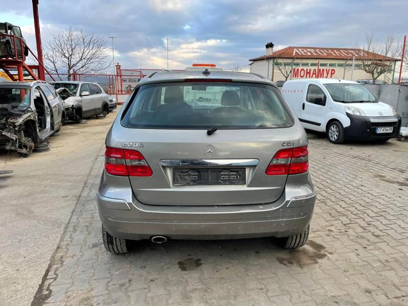 Mercedes-Benz B 200 2.0 - изображение 3