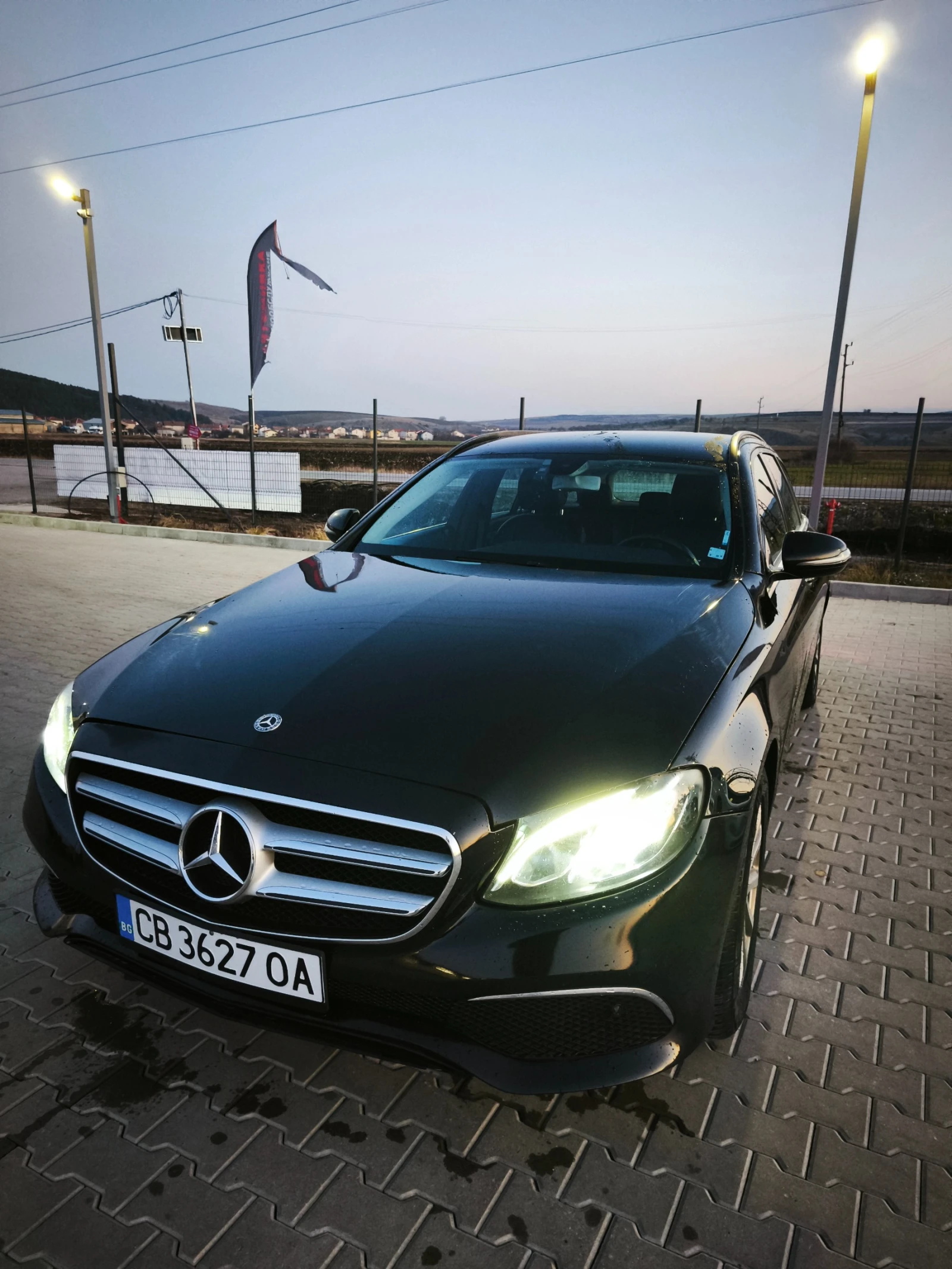 Mercedes-Benz E 220, снимка 1