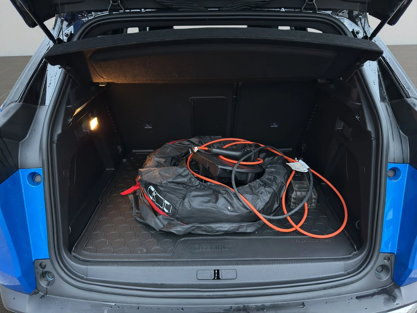 Peugeot 3008 GT PACK 1.6 Plug-in HYBRID 4WD 300 e-EAT8 EURO 6 | Mobile.bg � ����������� 13