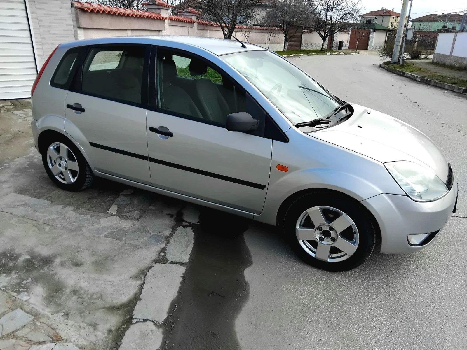 Ford Fiesta 1.4i.80k + КЛИМА + ГАЗОВ ИНЖЕКЦИОН , снимка 12 - Автомобили и джипове - 53746150
