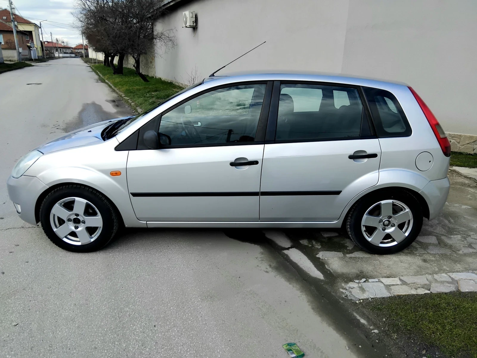 Ford Fiesta 1.4i.80k + КЛИМА + ГАЗОВ ИНЖЕКЦИОН , снимка 7 - Автомобили и джипове - 53746150