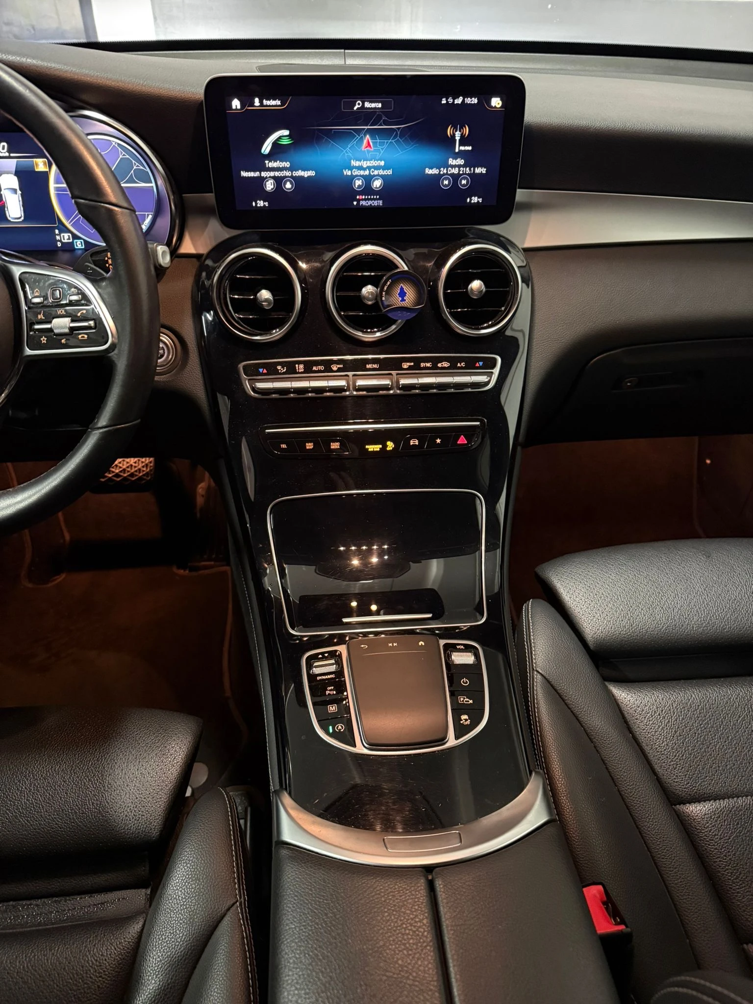 Mercedes-Benz GLC 200 200d Sport, снимка 6 - Автомобили и джипове - 53814126