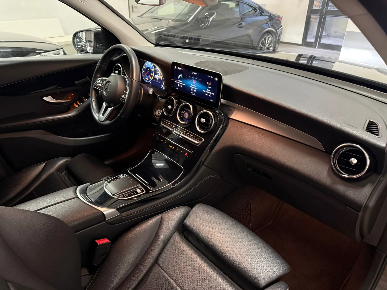 Mercedes-Benz GLC 200 200d Sport, снимка 7 - Автомобили и джипове - 53814126