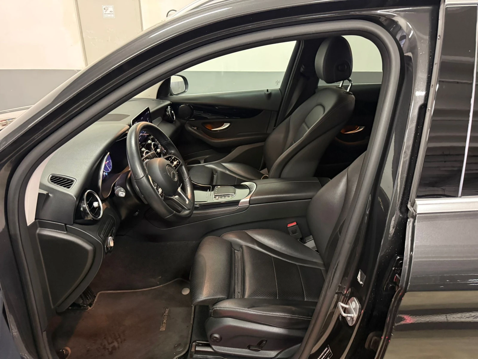 Mercedes-Benz GLC 200 200d Sport, снимка 10 - Автомобили и джипове - 53814126