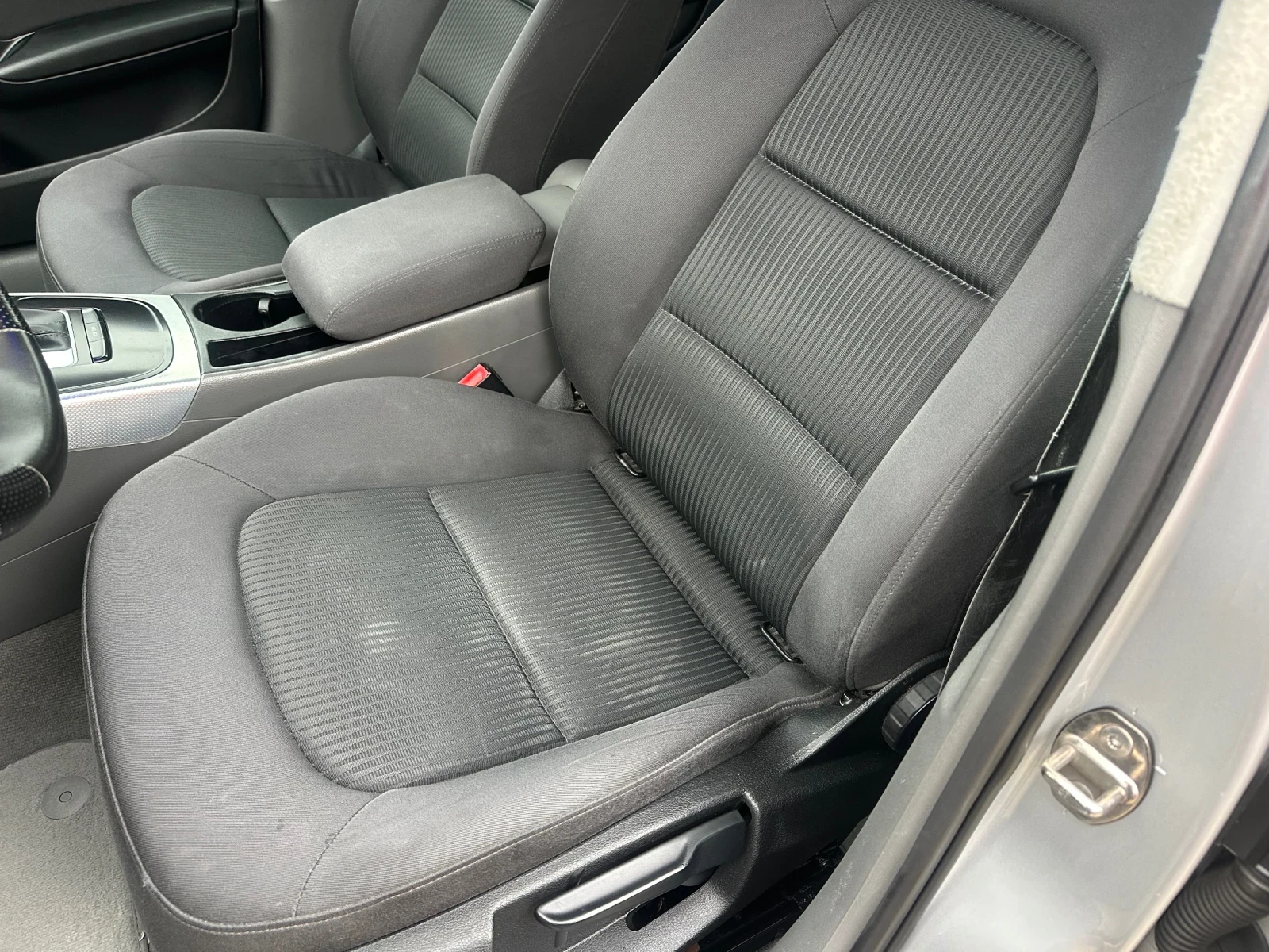 Audi A4 2, 0 TDI-143 k.c. Avtomatik, снимка 8 - Автомобили и джипове - 53964152