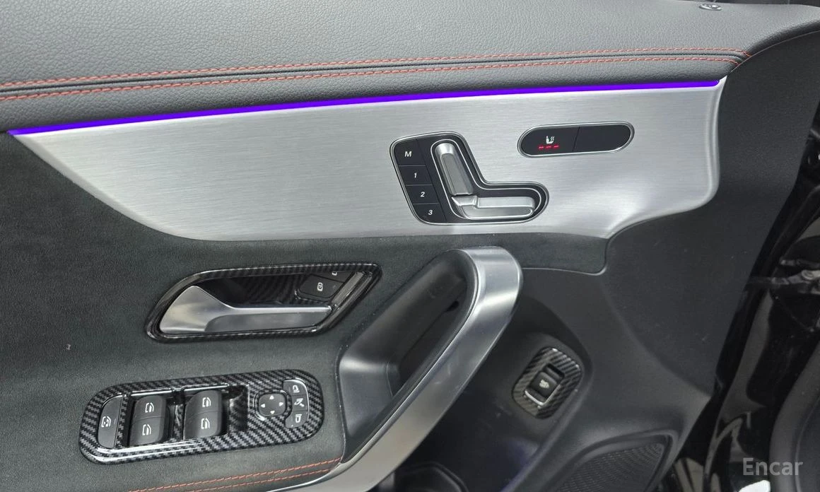 Mercedes-Benz CLA 250 4MATIC* AMBIENT* КАМЕРИ* 360* ПОДГРЕВ* ПАНО* , снимка 13 - Автомобили и джипове - 54116340