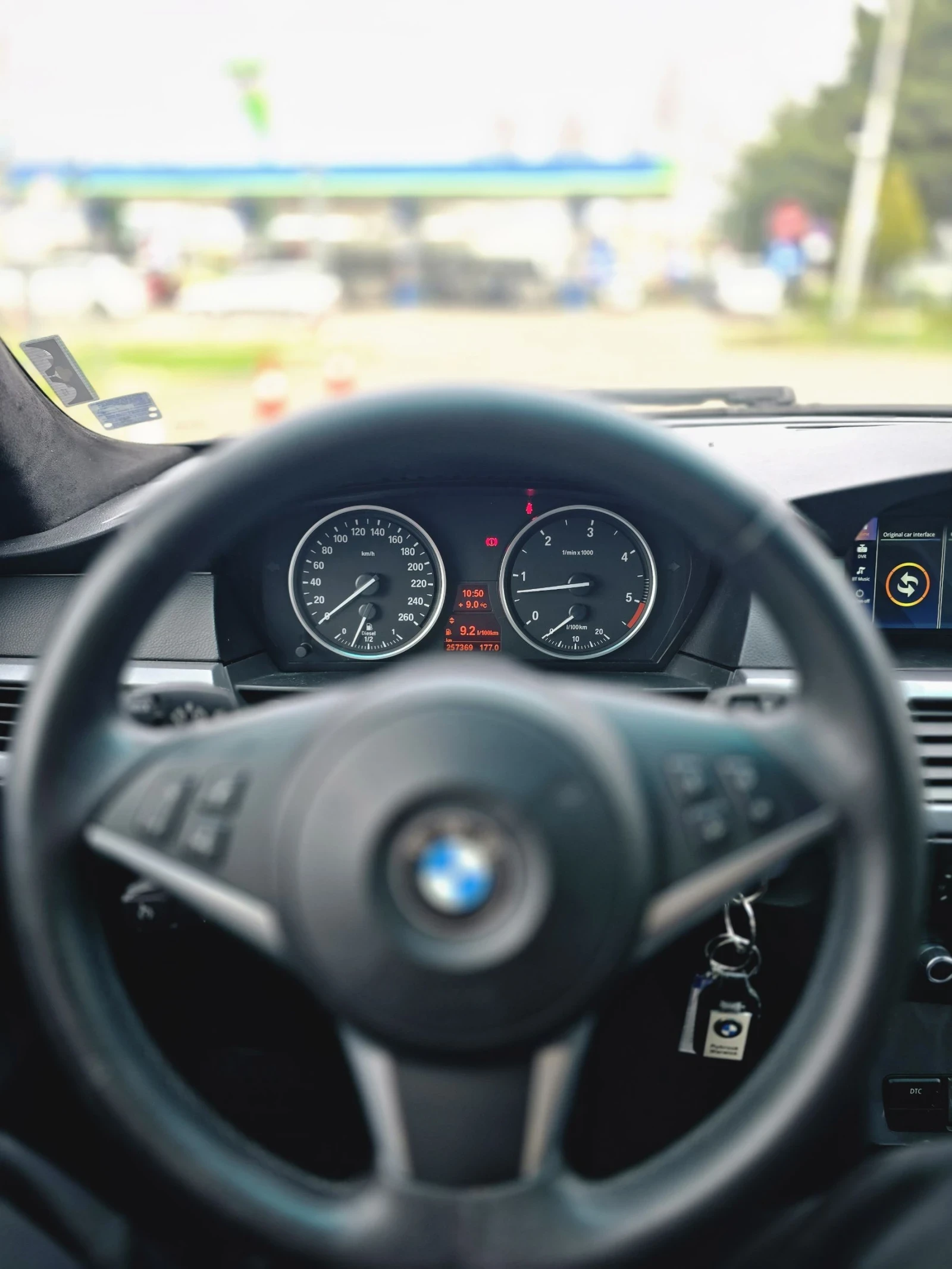 BMW 525 XD, снимка 11 - Автомобили и джипове - 54214597