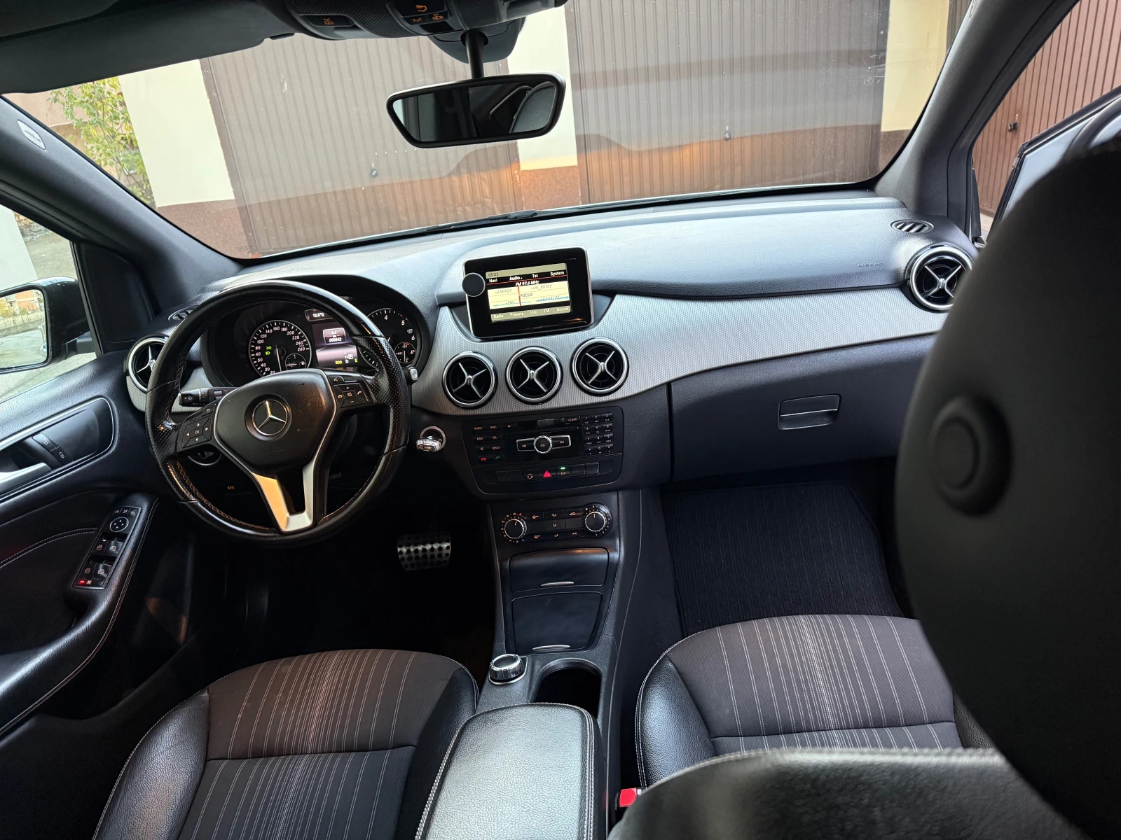 Mercedes-Benz B 220 B 220, снимка 8 - Автомобили и джипове - 54600503