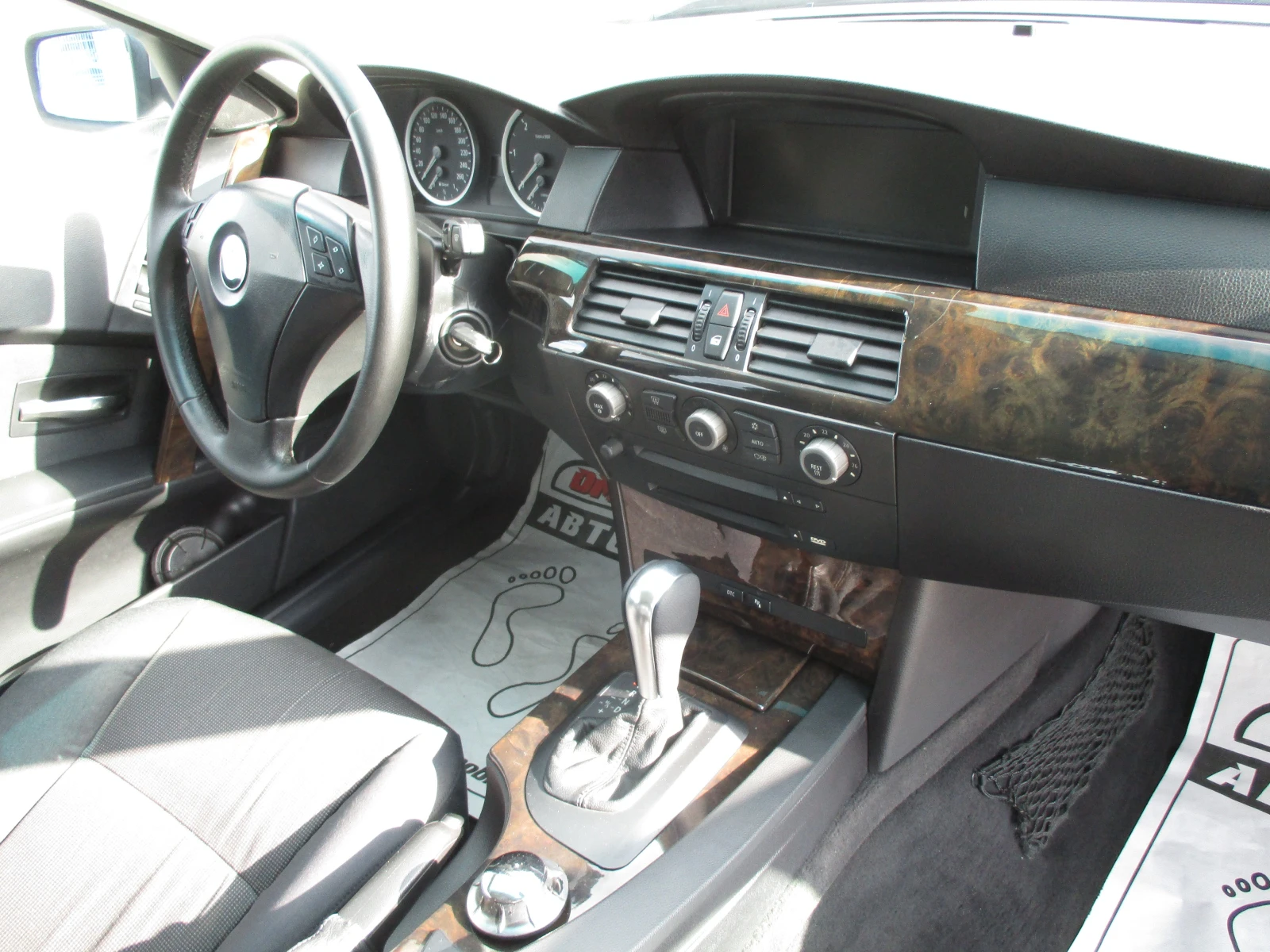 BMW 530 3.0/ДИЗЕЛ/218кс./М-ПАКЕТ/КАТО НОВА, снимка 14 - Автомобили и джипове - 54554867