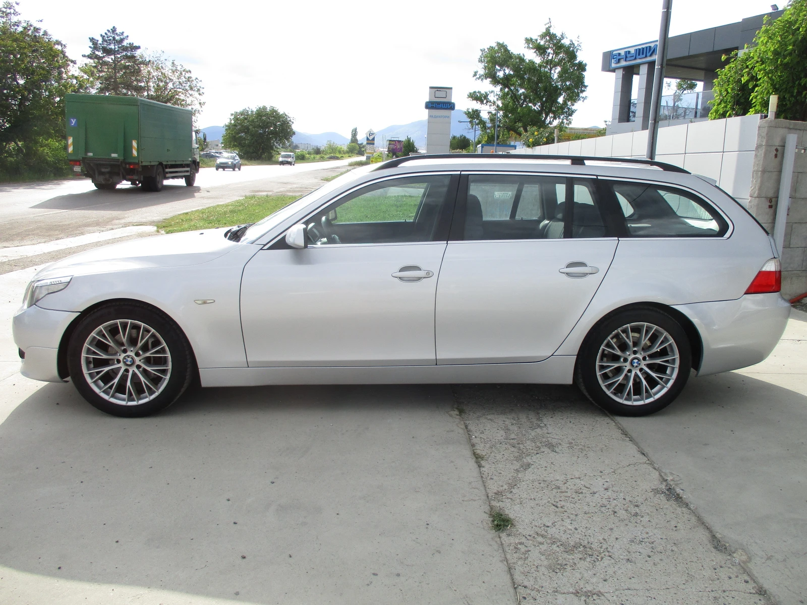 BMW 530 3.0/ДИЗЕЛ/218кс./М-ПАКЕТ/КАТО НОВА, снимка 7 - Автомобили и джипове - 54554867
