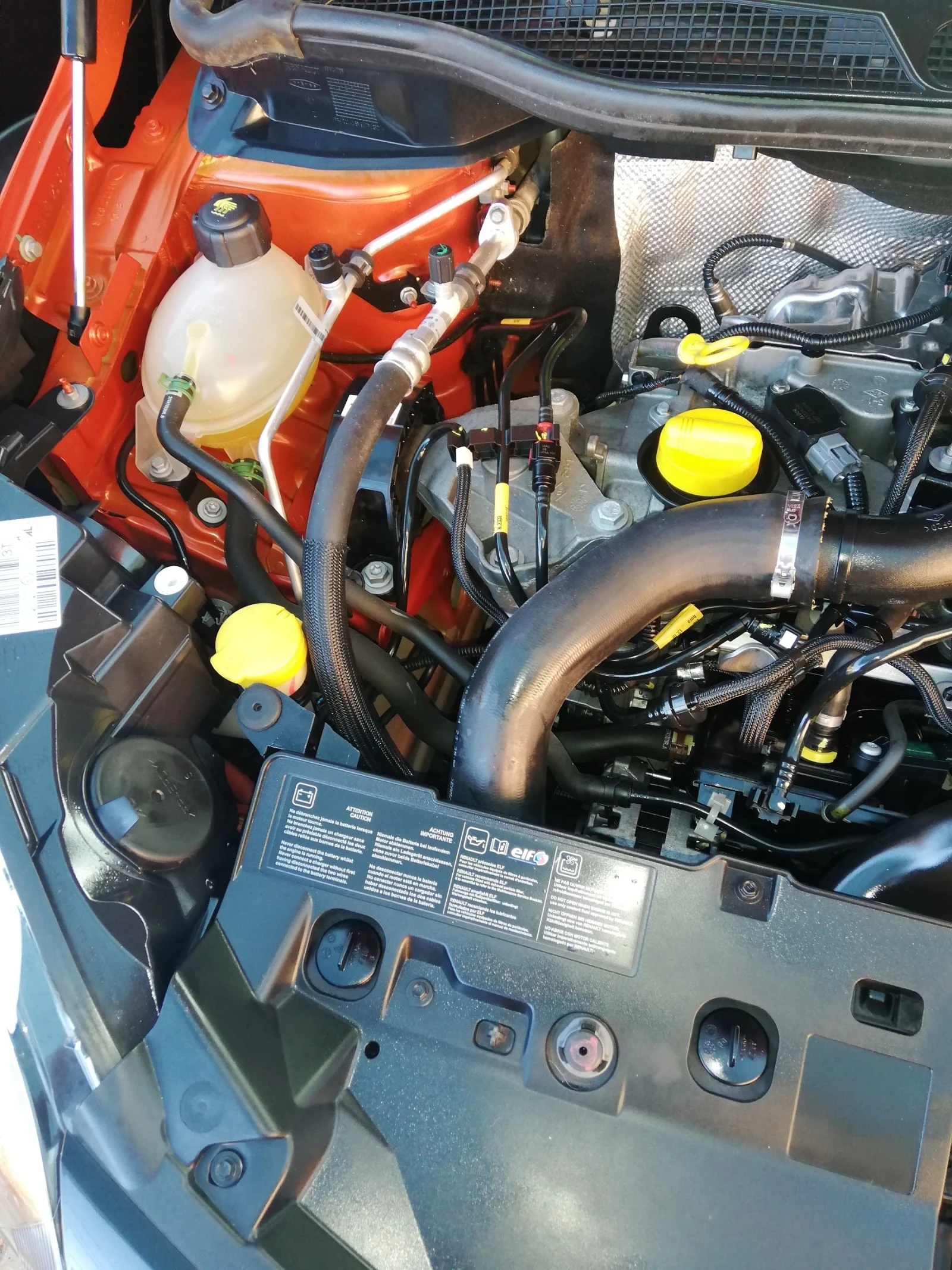 Renault Captur 25000км НОВ АВТОМОБИЛ , снимка 5 - Автомобили и джипове - 54959364